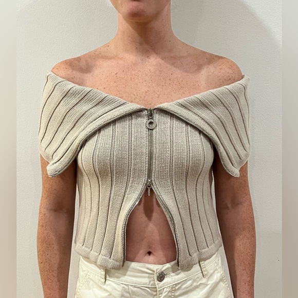 CHANEL SLEEVELESS SWEATER VEST - Picture 6 of 12